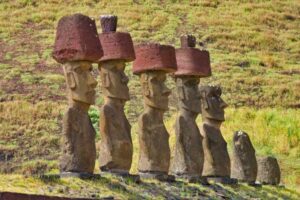 ¿Cómo colocaron un sombrero rojo a los moais de la Isla de Pascua? 3